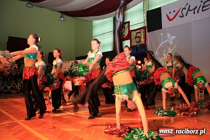 Zdjęcie w galerii na portalu naszraciborz.pl: Wspaniały jubileusz. Zespół taneczny 