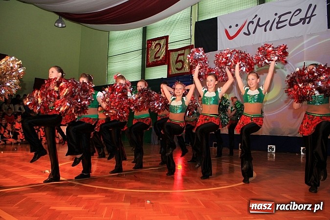 Zdjęcie w galerii na portalu naszraciborz.pl: Wspaniały jubileusz. Zespół taneczny 