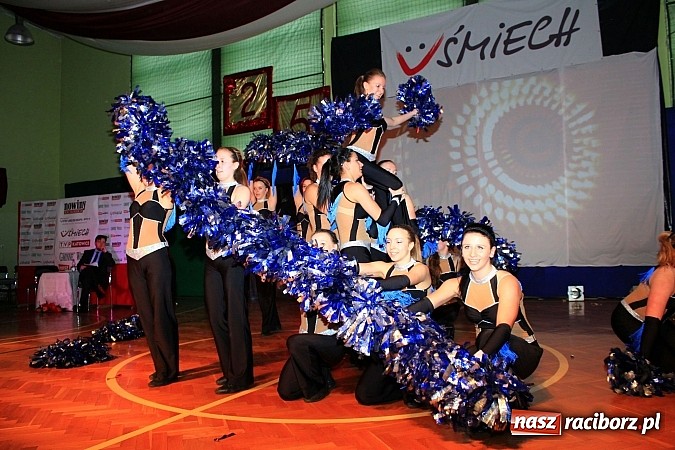 Zdjęcie w galerii na portalu naszraciborz.pl: Wspaniały jubileusz. Zespół taneczny 