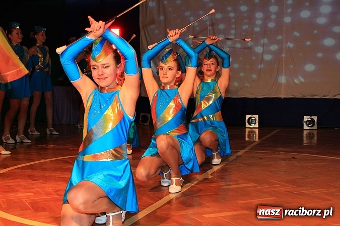 Zdjęcie w galerii na portalu naszraciborz.pl: Wspaniały jubileusz. Zespół taneczny 
