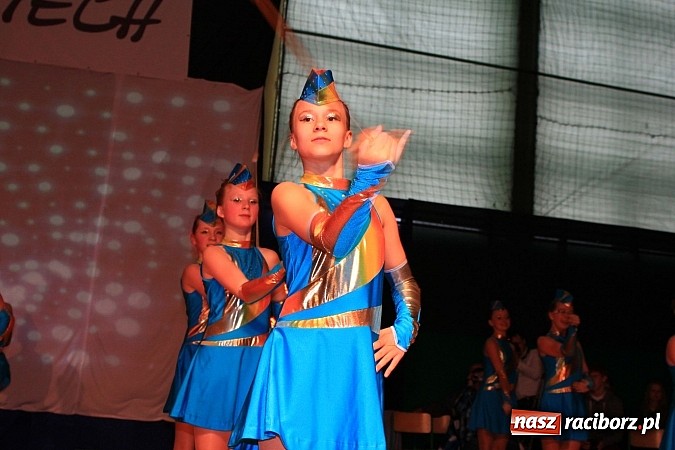 Zdjęcie w galerii na portalu naszraciborz.pl: Wspaniały jubileusz. Zespół taneczny 