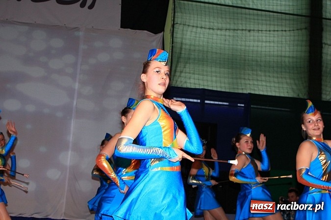 Zdjęcie w galerii na portalu naszraciborz.pl: Wspaniały jubileusz. Zespół taneczny 