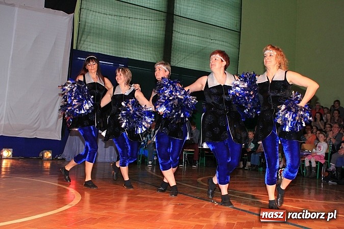 Zdjęcie w galerii na portalu naszraciborz.pl: Wspaniały jubileusz. Zespół taneczny 