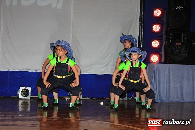 Zdjęcie w galerii na portalu naszraciborz.pl: Wspaniały jubileusz. Zespół taneczny 