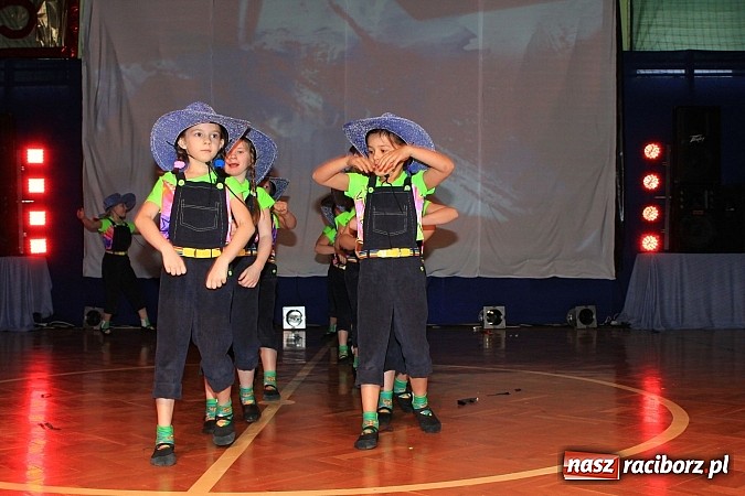 Zdjęcie w galerii na portalu naszraciborz.pl: Wspaniały jubileusz. Zespół taneczny 