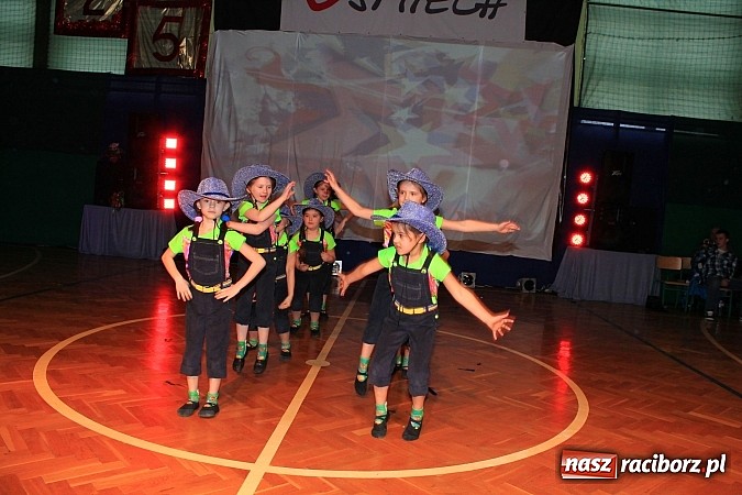 Zdjęcie w galerii na portalu naszraciborz.pl: Wspaniały jubileusz. Zespół taneczny 