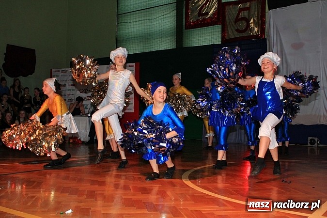 Zdjęcie w galerii na portalu naszraciborz.pl: Wspaniały jubileusz. Zespół taneczny 