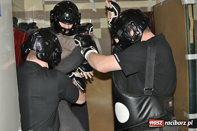 Zdjęcie w galerii na portalu naszraciborz.pl: Atak w ciemnościach paniom niestraszny wiadomości z regionu