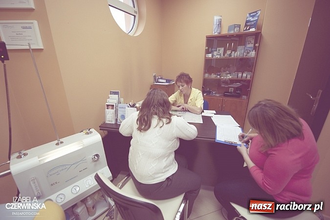 Zdjęcie w galerii na portalu naszraciborz.pl: Wiosenna przemiana Ewy i Weroniki wiadomości z regionu