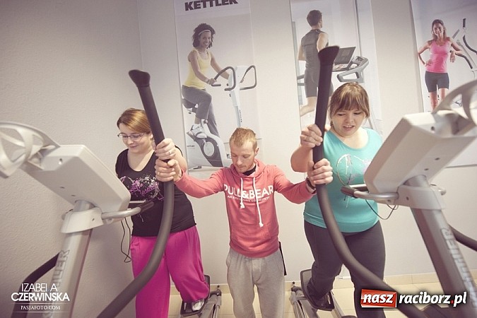 Zdjęcie w galerii na portalu naszraciborz.pl: Wiosenna przemiana Ewy i Weroniki wiadomości z regionu