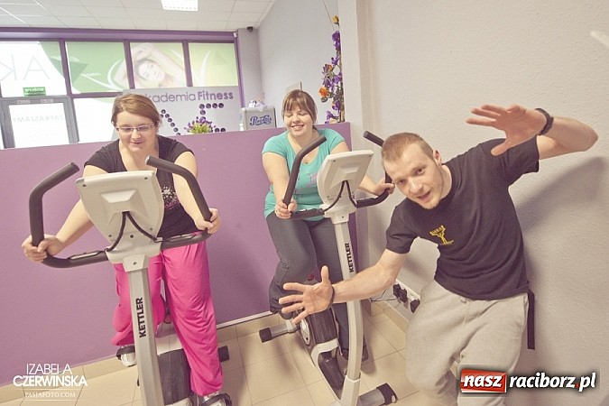 Zdjęcie w galerii na portalu naszraciborz.pl: Wiosenna przemiana Ewy i Weroniki wiadomości z regionu