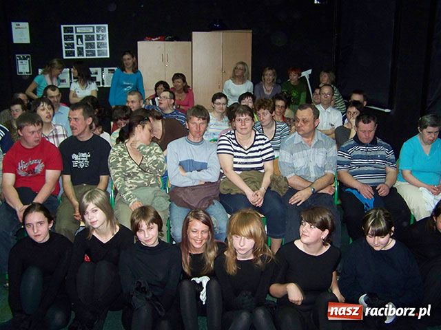 Zdjęcie w galerii na portalu naszraciborz.pl: Duchy w Gimnajzum Nr 5 wiadomości z regionu