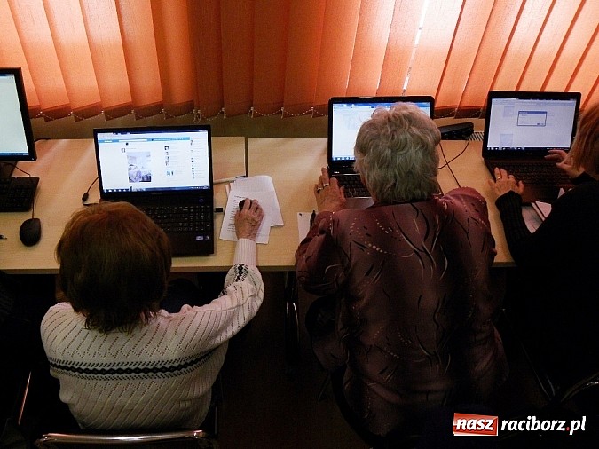 Zdjęcie w galerii na portalu naszraciborz.pl: Seniorzy mistrzami klawiatury wiadomości z regionu