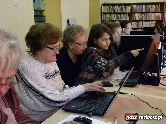 Zdjęcie w galerii na portalu naszraciborz.pl: Seniorzy mistrzami klawiatury wiadomości z regionu