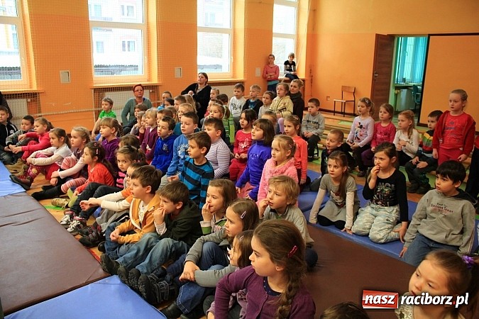 Zdjęcie w galerii na portalu naszraciborz.pl: SP 13 - szkoła otwarta dla przedszkolaków wiadomości z regionu