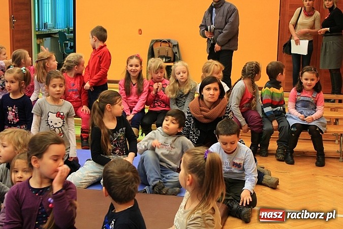 Zdjęcie w galerii na portalu naszraciborz.pl: SP 13 - szkoła otwarta dla przedszkolaków wiadomości z regionu