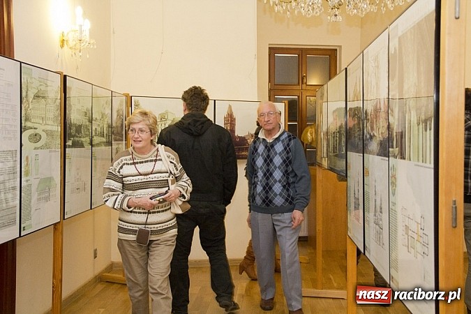 Zdjęcie w galerii na portalu naszraciborz.pl: Na zamku odbyła się noc z horrorem wiadomości z regionu