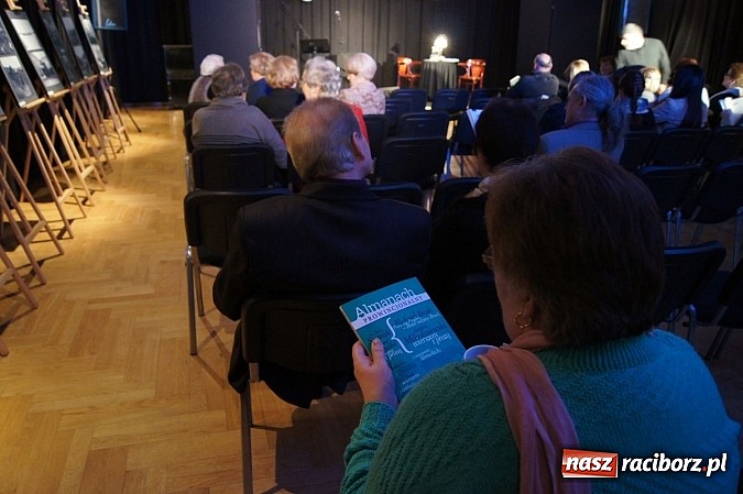 Zdjęcie w galerii na portalu naszraciborz.pl: Kral i Mikołajewski na promocji Almanachu wiadomości z regionu