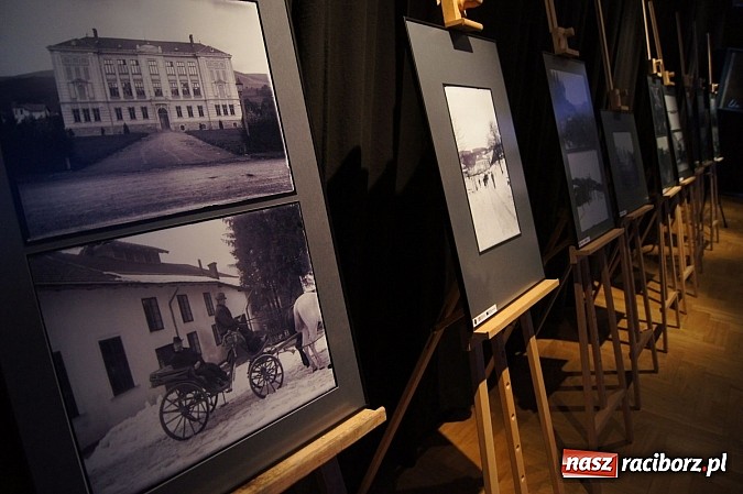 Zdjęcie w galerii na portalu naszraciborz.pl: Kral i Mikołajewski na promocji Almanachu wiadomości z regionu