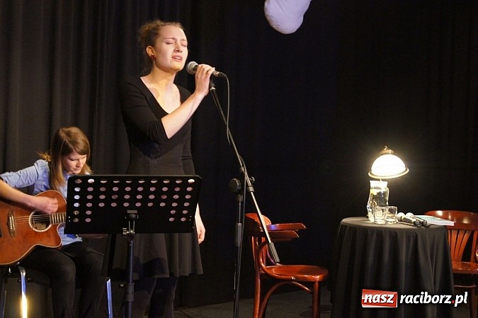 Zdjęcie w galerii na portalu naszraciborz.pl: Kral i Mikołajewski na promocji Almanachu wiadomości z regionu