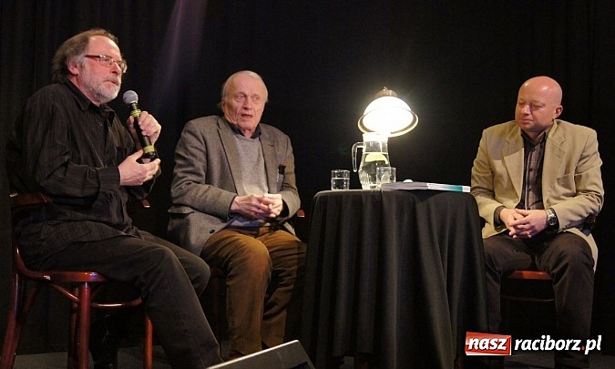 Zdjęcie w galerii na portalu naszraciborz.pl: Kral i Mikołajewski na promocji Almanachu wiadomości z regionu