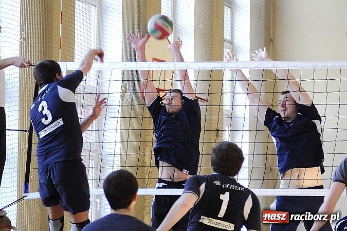 Zdjęcie w galerii na portalu naszraciborz.pl: Enter wygrał w hicie kolejki wiadomości z regionu