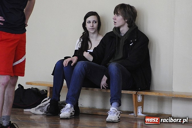 Zdjęcie w galerii na portalu naszraciborz.pl: Enter wygrał w hicie kolejki wiadomości z regionu