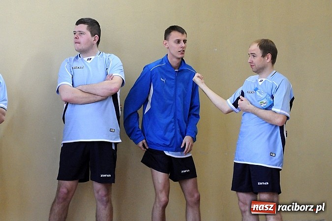 Zdjęcie w galerii na portalu naszraciborz.pl: Enter wygrał w hicie kolejki wiadomości z regionu