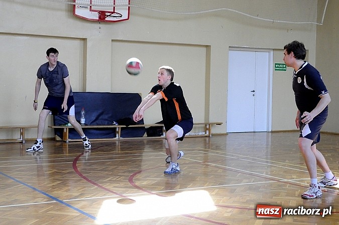 Zdjęcie w galerii na portalu naszraciborz.pl: Enter wygrał w hicie kolejki wiadomości z regionu