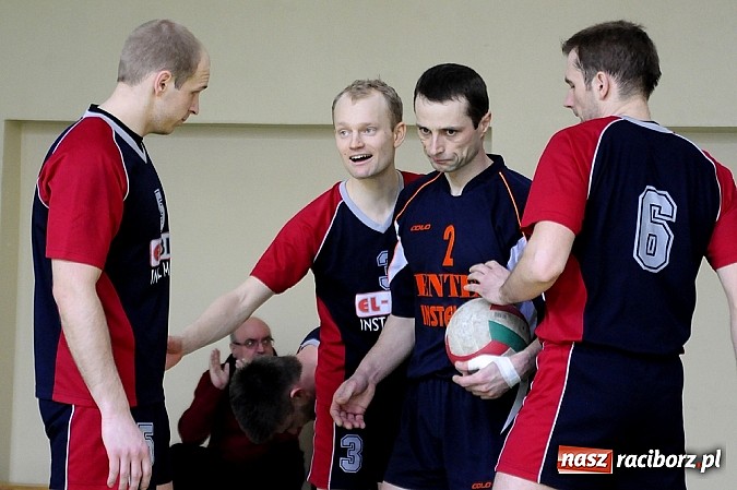 Zdjęcie w galerii na portalu naszraciborz.pl: Enter wygrał w hicie kolejki wiadomości z regionu