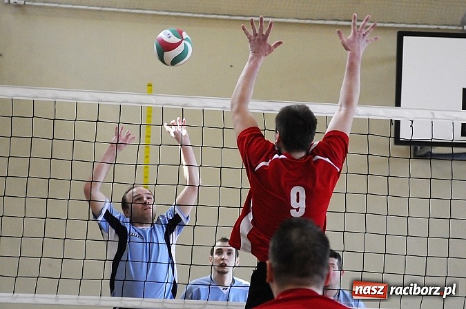 Zdjęcie w galerii na portalu naszraciborz.pl: Enter wygrał w hicie kolejki wiadomości z regionu