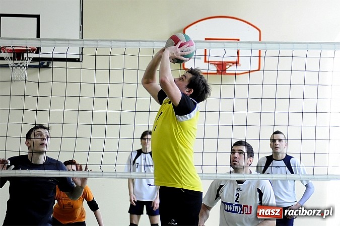 Zdjęcie w galerii na portalu naszraciborz.pl: Enter wygrał w hicie kolejki wiadomości z regionu