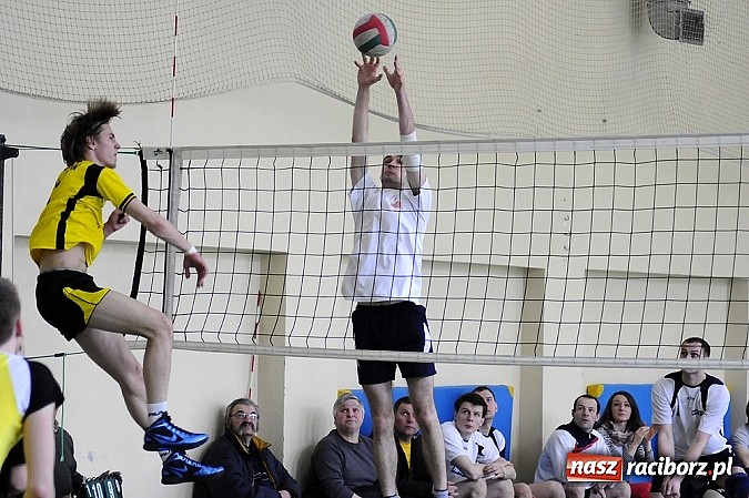 Zdjęcie w galerii na portalu naszraciborz.pl: Enter wygrał w hicie kolejki wiadomości z regionu