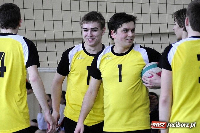 Zdjęcie w galerii na portalu naszraciborz.pl: Enter wygrał w hicie kolejki wiadomości z regionu