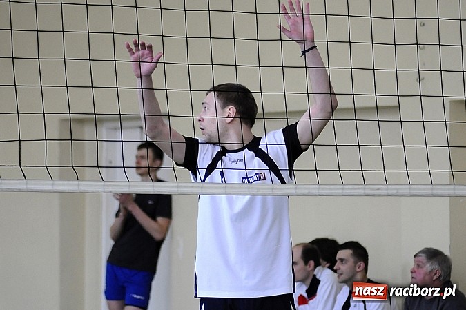 Zdjęcie w galerii na portalu naszraciborz.pl: Enter wygrał w hicie kolejki wiadomości z regionu