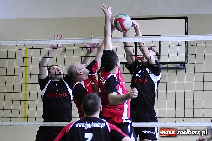 Zdjęcie w galerii na portalu naszraciborz.pl: Enter wygrał w hicie kolejki wiadomości z regionu