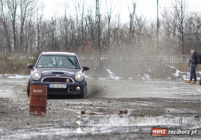 Zdjęcie w galerii na portalu naszraciborz.pl: Rajdowcy rozpoczęli sezon w Kuźni Raciborskiej wiadomości z regionu