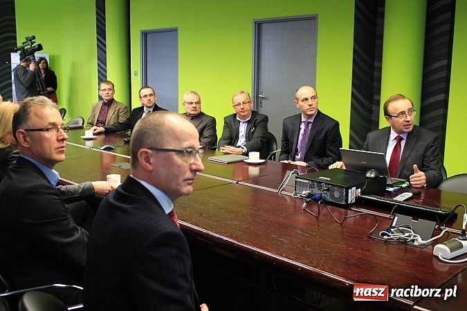 Zdjęcie w galerii na portalu naszraciborz.pl: SGL przygotowany do ostrzejszych eko-norm wiadomości z regionu