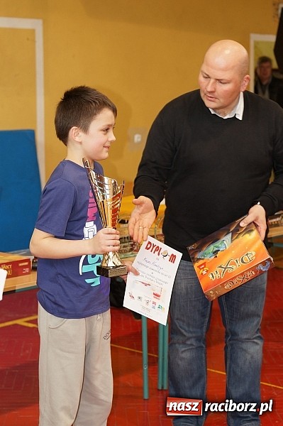 Zdjęcie w galerii na portalu naszraciborz.pl: Liga Pucharu Polski w Hokeju Stołowym w ZSOMS wiadomości z regionu