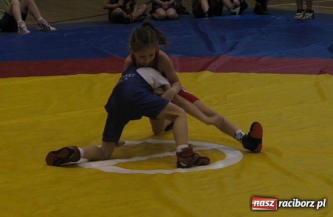 Zdjęcie w galerii na portalu naszraciborz.pl: Najmłodsi walczyli na matach w Tychach wiadomości z regionu