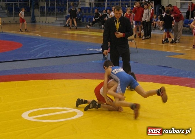 Zdjęcie w galerii na portalu naszraciborz.pl: Najmłodsi walczyli na matach w Tychach wiadomości z regionu