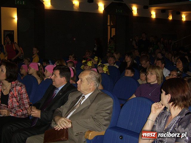 Zdjęcie w galerii na portalu naszraciborz.pl: Talenty powiatu raciborskiego nagrodzone wiadomości z regionu