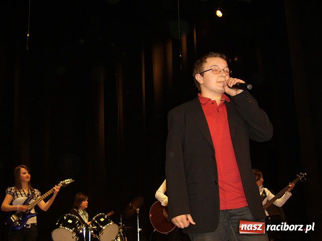 Zdjęcie w galerii na portalu naszraciborz.pl: Talenty powiatu raciborskiego nagrodzone wiadomości z regionu