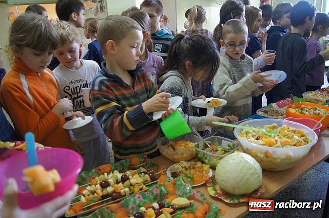 Zdjęcie w galerii na portalu naszraciborz.pl: Aktywnie i zdrowo w SP 4 wiadomości z regionu
