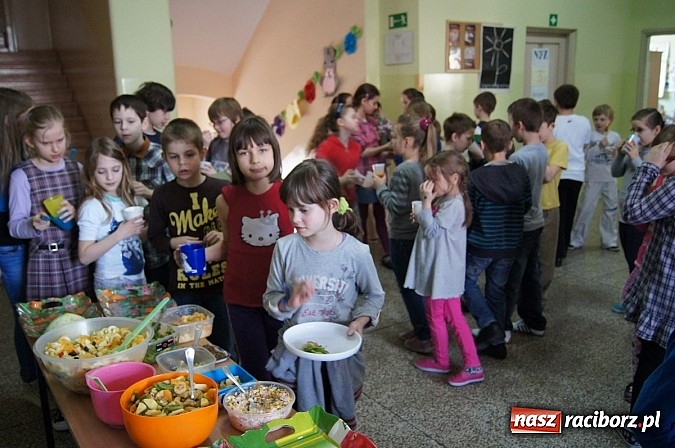 Zdjęcie w galerii na portalu naszraciborz.pl: Aktywnie i zdrowo w SP 4 wiadomości z regionu