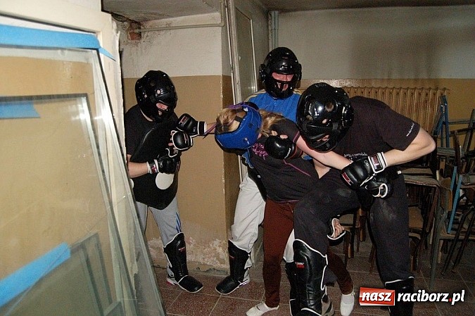 Zdjęcie w galerii na portalu naszraciborz.pl:  W piwnicy też trzeba umieć się obronić wiadomości z regionu