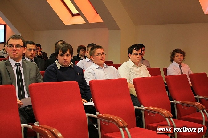 Zdjęcie w galerii na portalu naszraciborz.pl: Wyróżniono młodych krwiodawców z Mechanika wiadomości z regionu