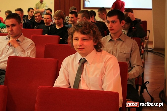 Zdjęcie w galerii na portalu naszraciborz.pl: Wyróżniono młodych krwiodawców z Mechanika wiadomości z regionu