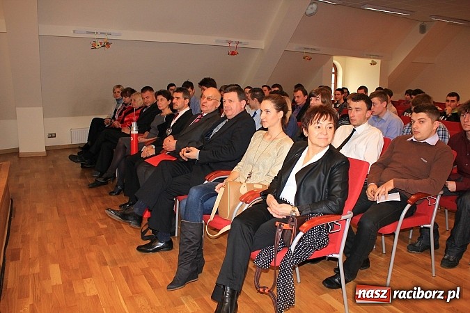 Zdjęcie w galerii na portalu naszraciborz.pl: Wyróżniono młodych krwiodawców z Mechanika wiadomości z regionu