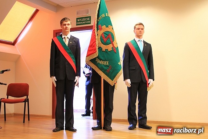 Zdjęcie w galerii na portalu naszraciborz.pl: Wyróżniono młodych krwiodawców z Mechanika wiadomości z regionu